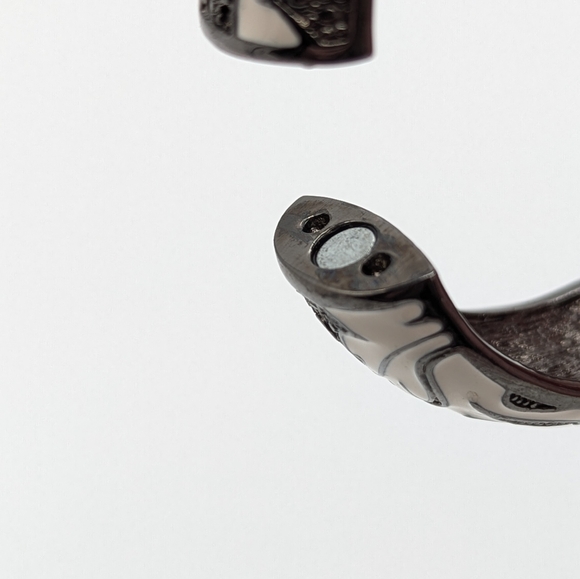 Kenneth Jay Lane Enamel and Crystal Bracelet - Picture 7 of 7